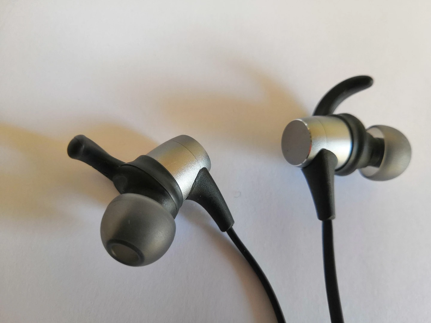 Probably the first thing you notice about the Spirt Pro are its distinctive "EarWings" designed to fit the curvature of your ear
