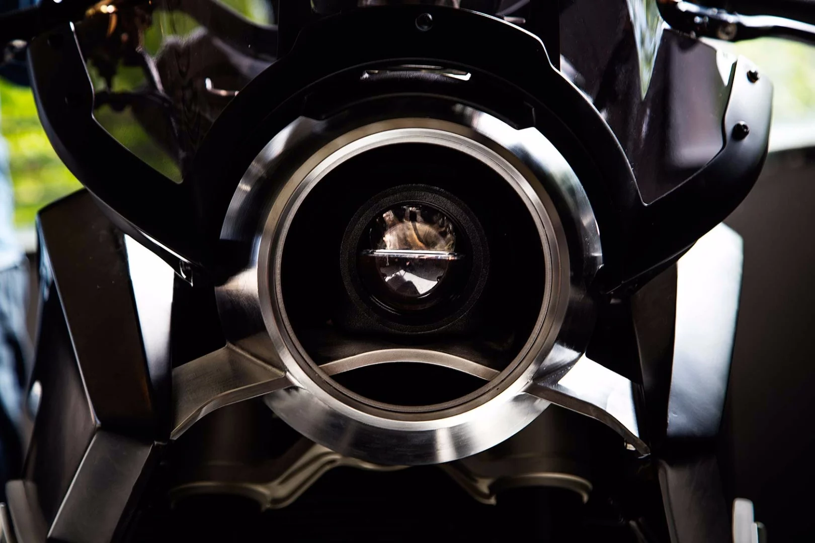 The aluminum alloy headlight housing of the Burasca 1200