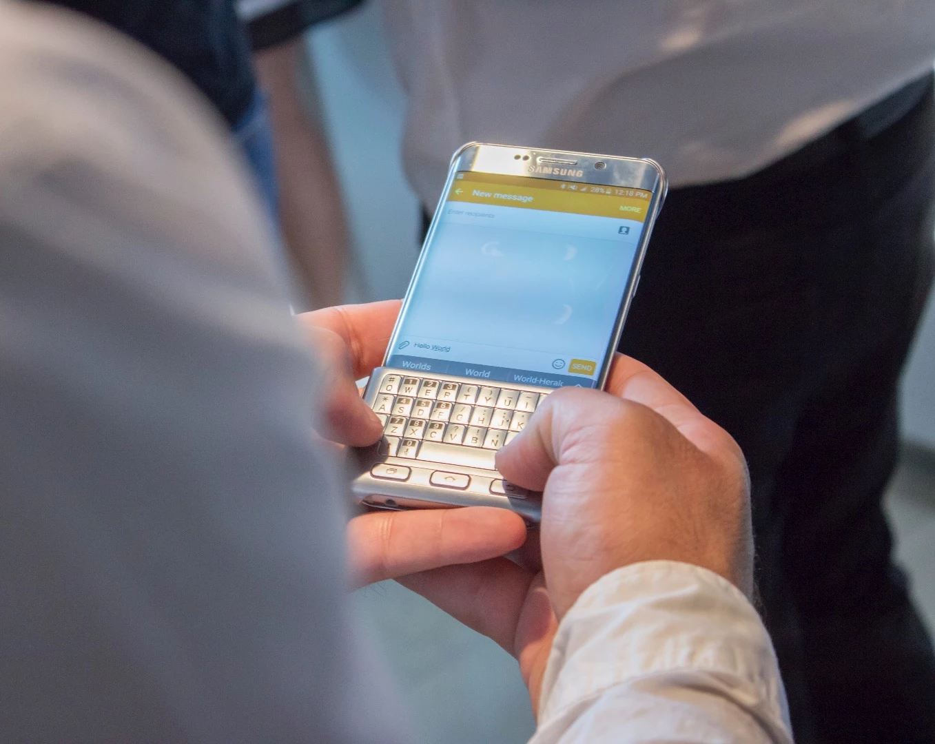 Samsung is trying to recruit some BlackBerry addicts with its new keyboard cover