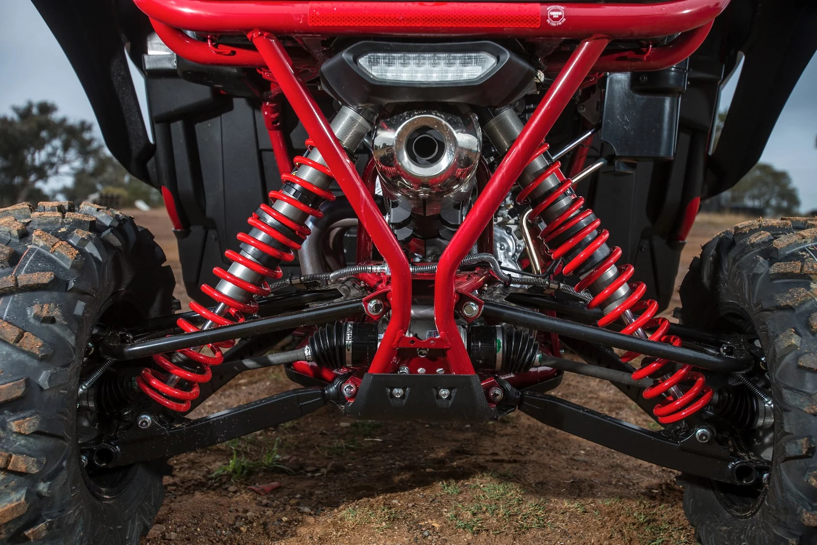 Yamaha YXZ1000R SS SE: two springs per shock let you fine-tune the different ranges of suspension travel to suit the track you're driving