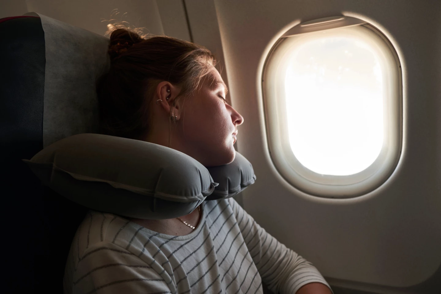 The combination of alcohol, cabin pressure and sleep was found to affect oxygen saturation and heart rate