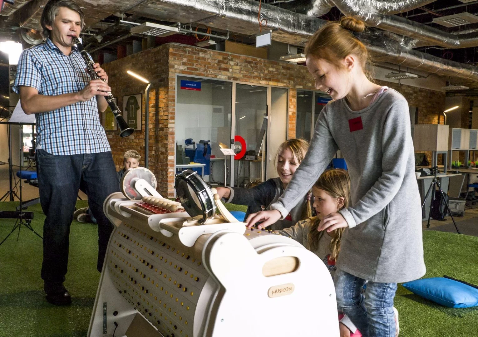 The Musicon as been designed to unlock a child's creativity while helping to develop motor and computational skills