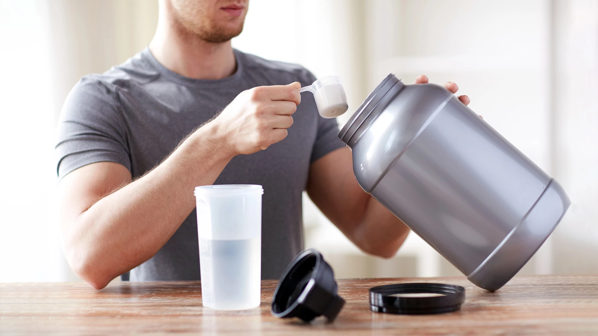 Taking the recommended dose of creatine supplement doesn't provide muscle gains