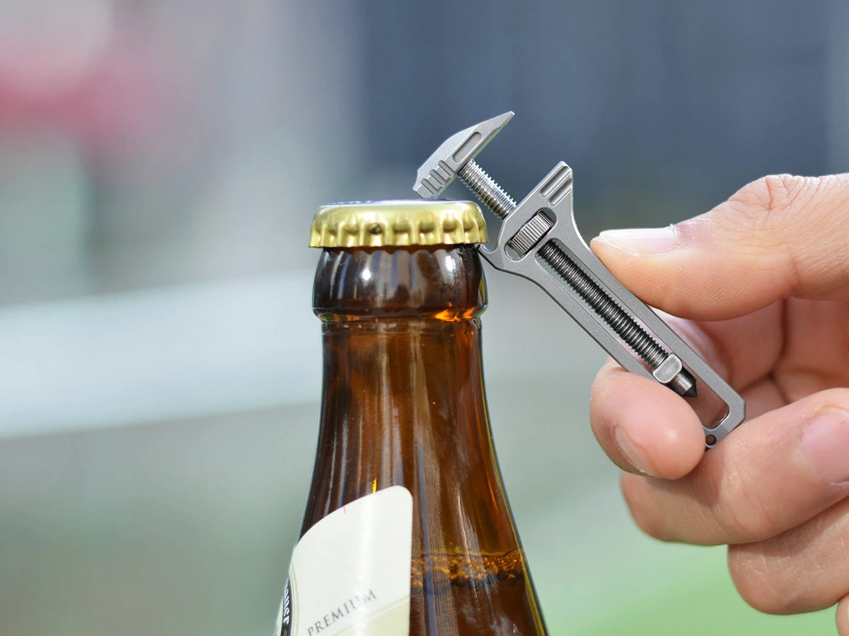 The TiSpanner – which can be used to open bottles – measures 57 mm long (closed) by 20 mm wide by 8 mm thick, and is claimed to tip the scales at 18 grams (0.6 oz)