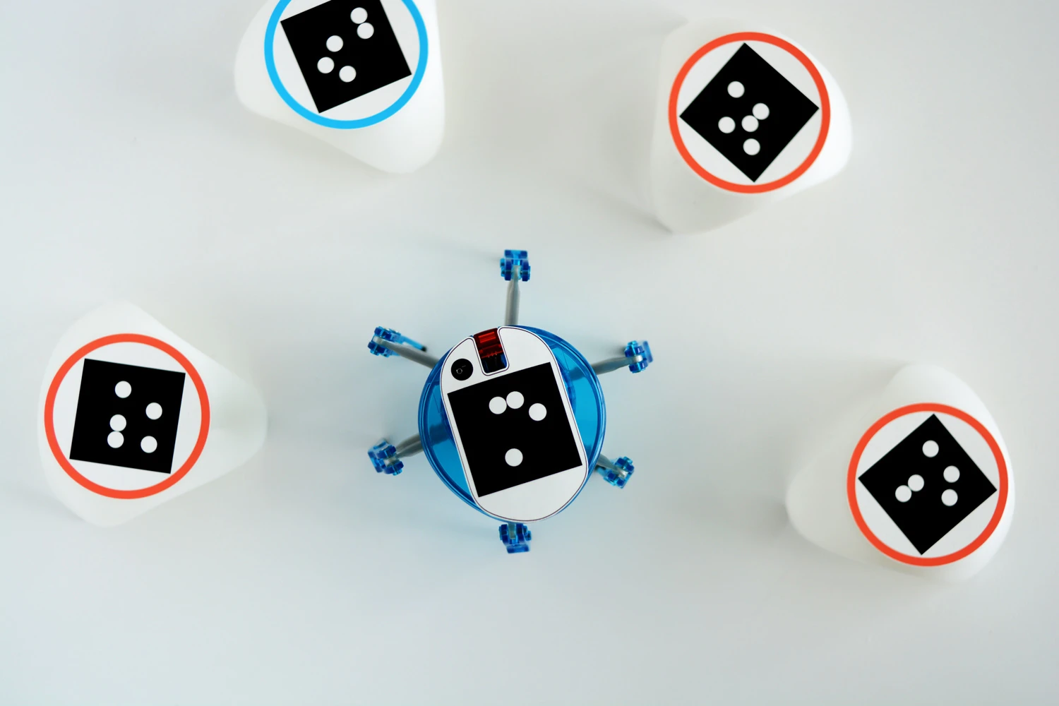 A decal placed on top of the Hexbug Spider allows the bots_alive system to track the robot