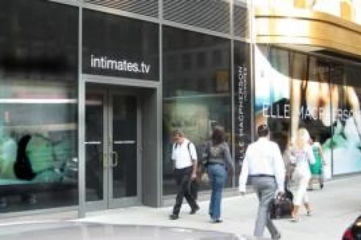 Inwindow Outdoor interactive storefront advertisingPhoto: Inwindow Outdoor (Copyright 2007)