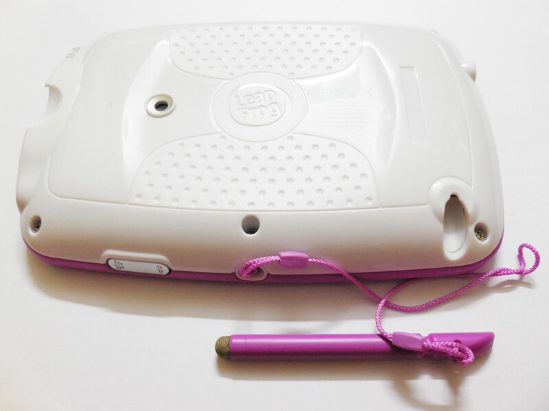 The crayon-sized stylus is easy to grip and has a soft mesh tip (Photo: Lakshmi Sandhana/Gizmag)