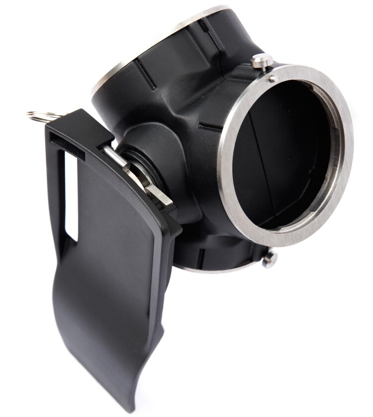 The TriLens weighs in at 295 g (0.65 lb) and can reportedly carry up to 100 kg (220 lb)