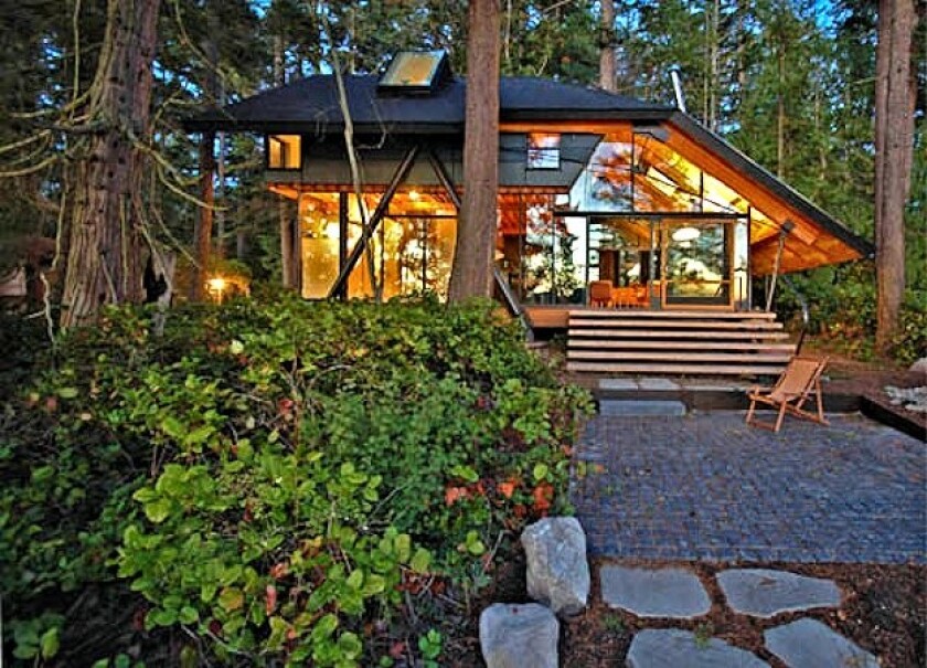 Named after a Swinomish tribe, the Sneeoosh Cabin is all about living in harmony with nature (Photo: Zeroplus Architects)