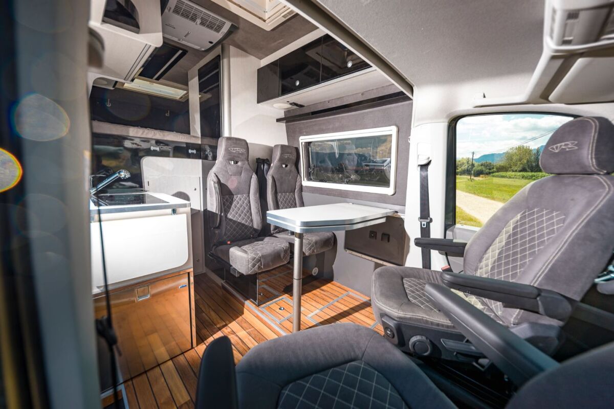 Inside the shorter 684-cm VR Landyacht