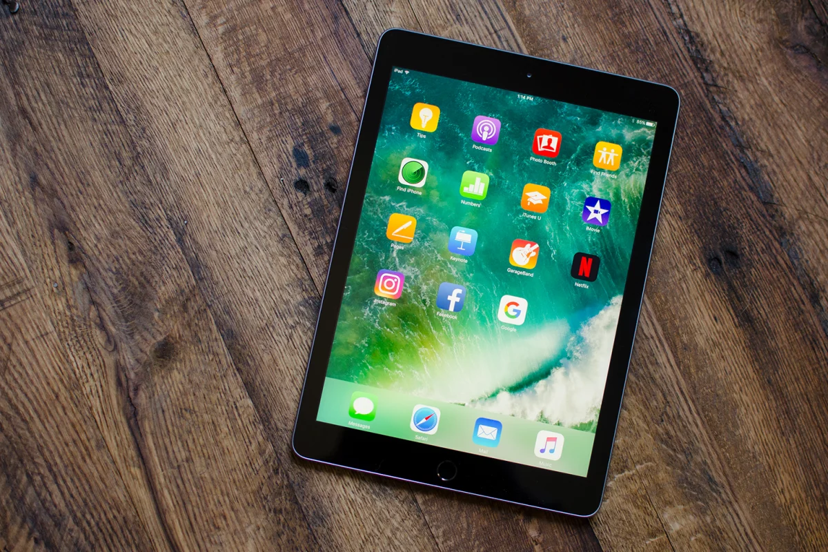 A first look at the refreshed-for-2017 iPad