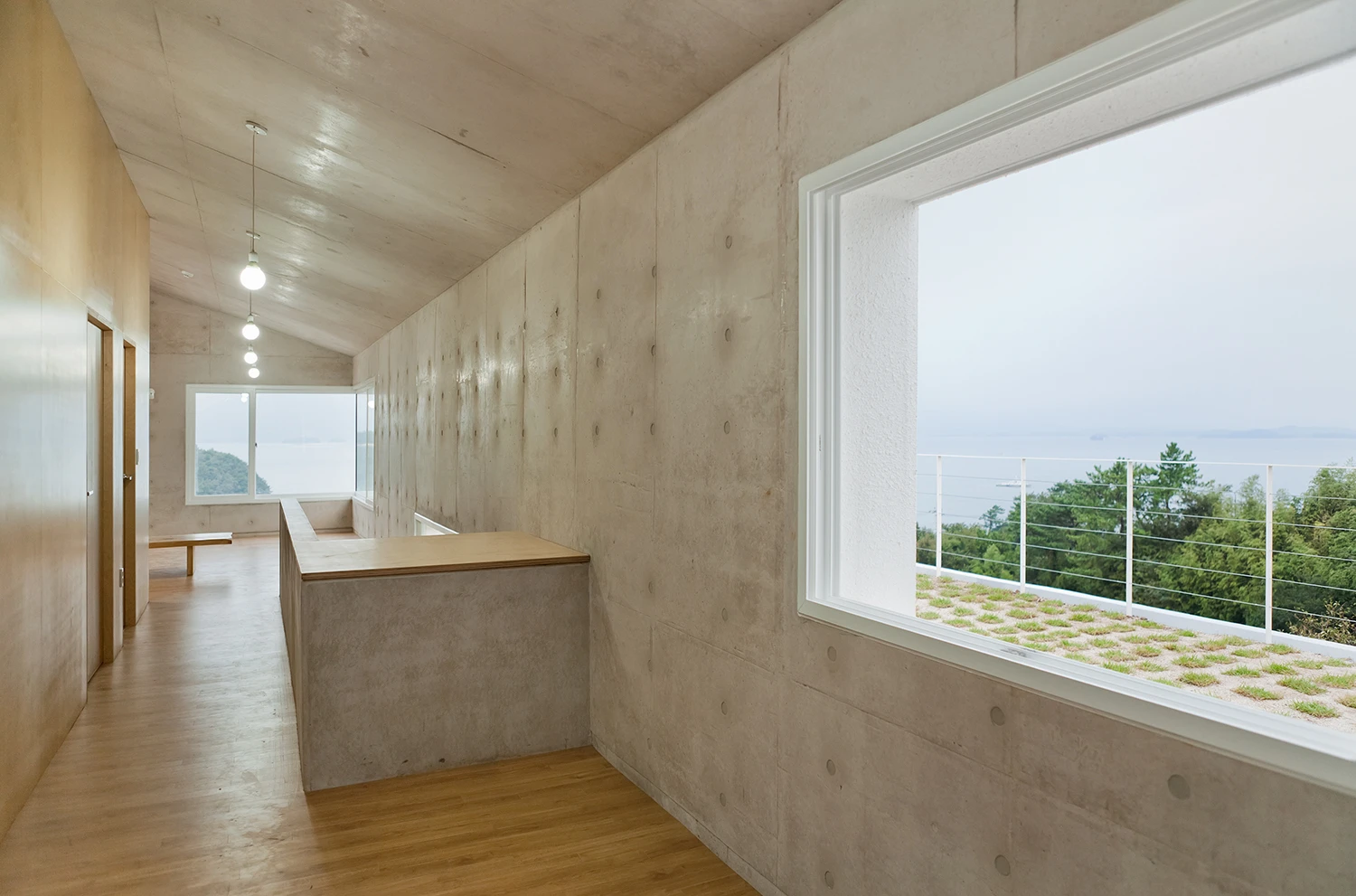 The entire reinforced-concrete structure is encased in 20 cm-thick (7.9 in.) Styrofoam (Photo: Lifethings)