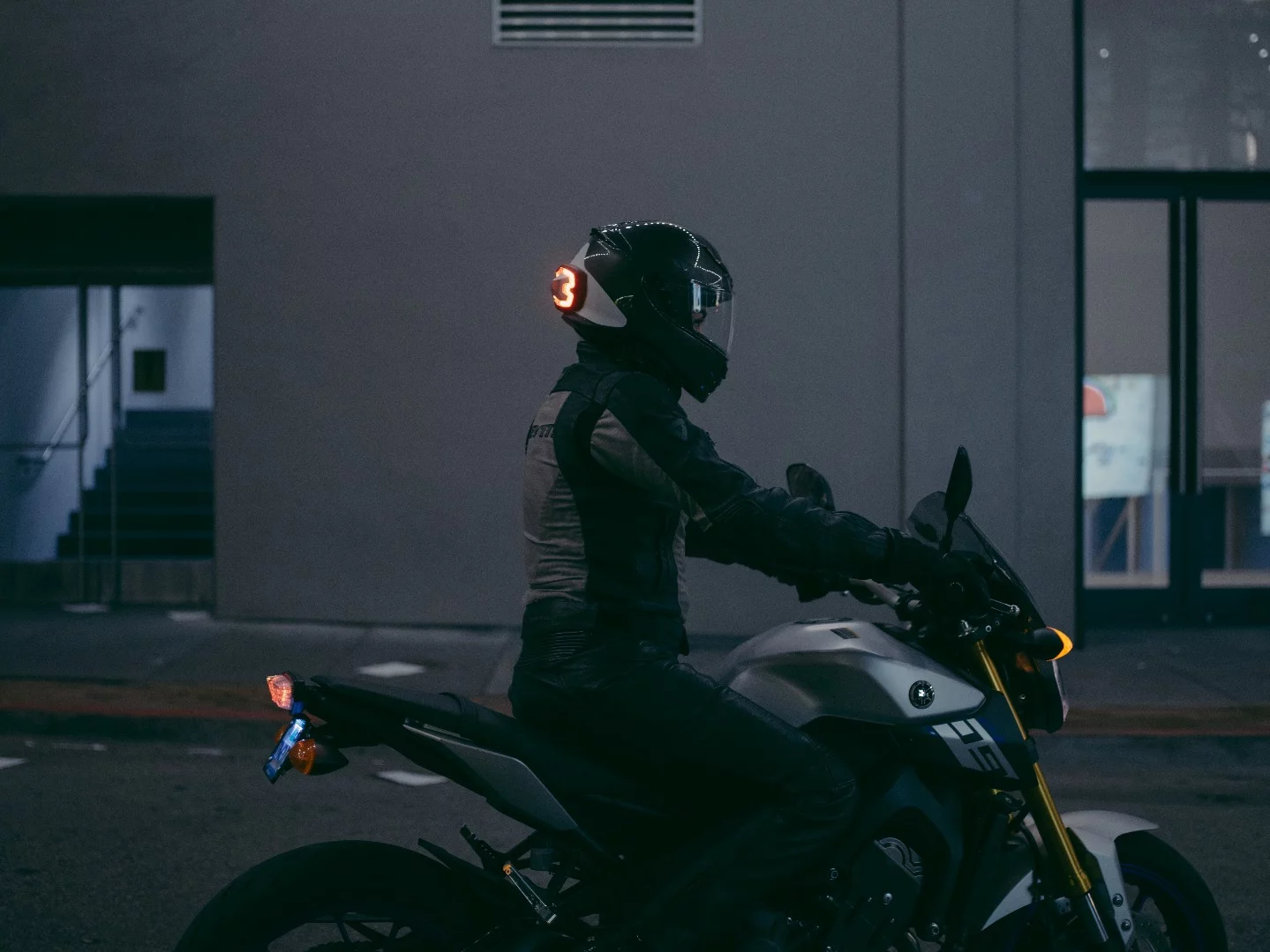 With a 120-degree viewing angle, the Brake Free is visible to other road users that need to be warned of possible braking action