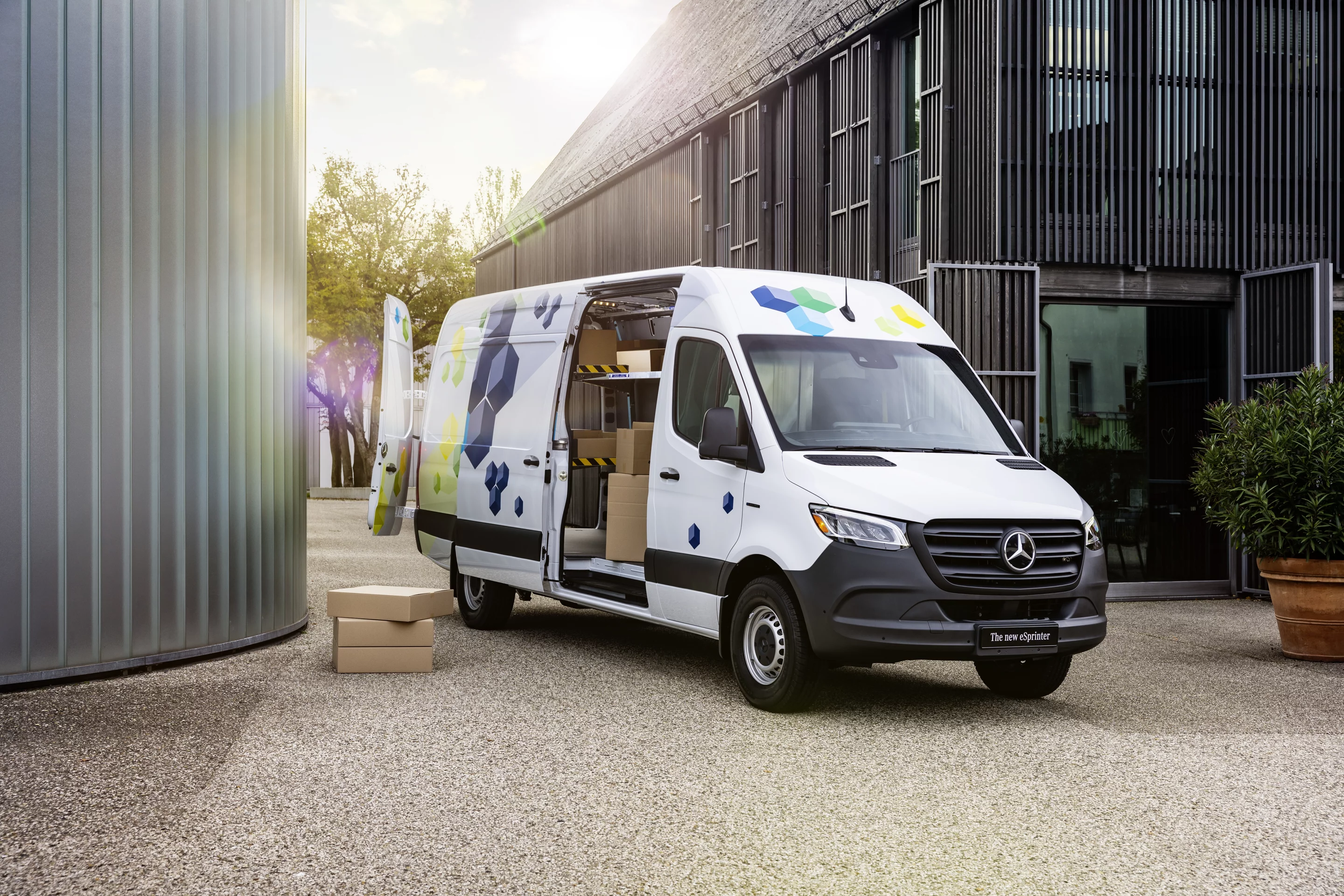 Thanks to its much-improved range, the new eSprinter will give businesses more flexibility in implementing an electric van into their lineups