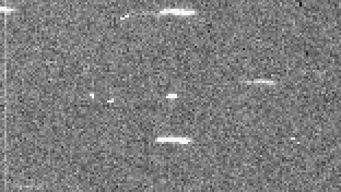 WT1190F is visible in the center of this image, as observed by the University of Hawaii 2.2-metre telescope on October 9, 2015