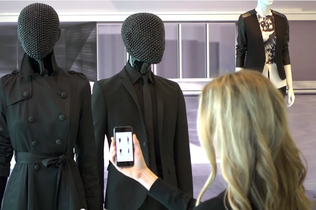 Mannequins enabled with VMBeacon