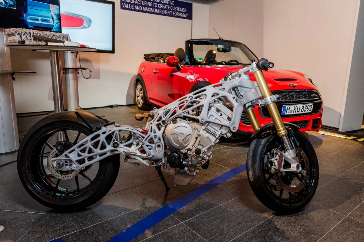 An S1000RR superbike with a 3D-printed frame and swingarm spiced up the BMW Group Digital Day 2018