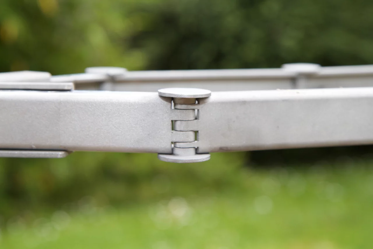 The Nexibi has an articulated hardened stainless steel-bar body