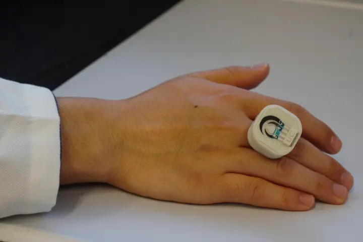 The prototype ring currently detects explosives and nerve agents, but it could reportedly be adapted to detect other harmful elements