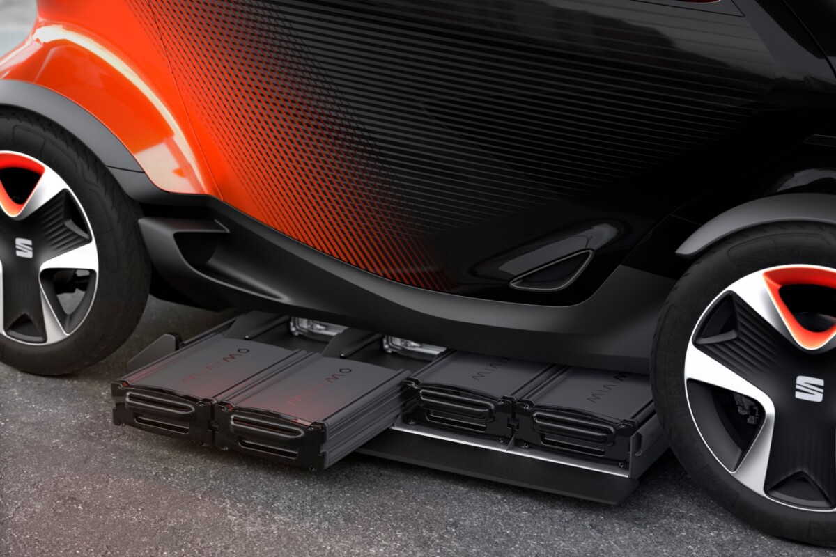 The Seat Minimó offers drivers a quick swap battery module solution, meaning that they won't have to park up for hours at a charging station but could just pull up at a battery bank and be away again in minutes