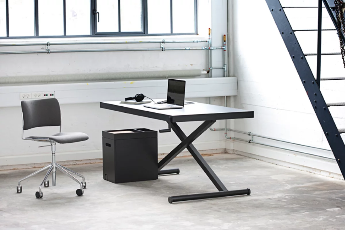 XTable offers a simple height-adjustable workspace