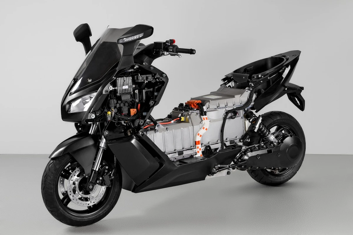 The BMW C evolution chassis