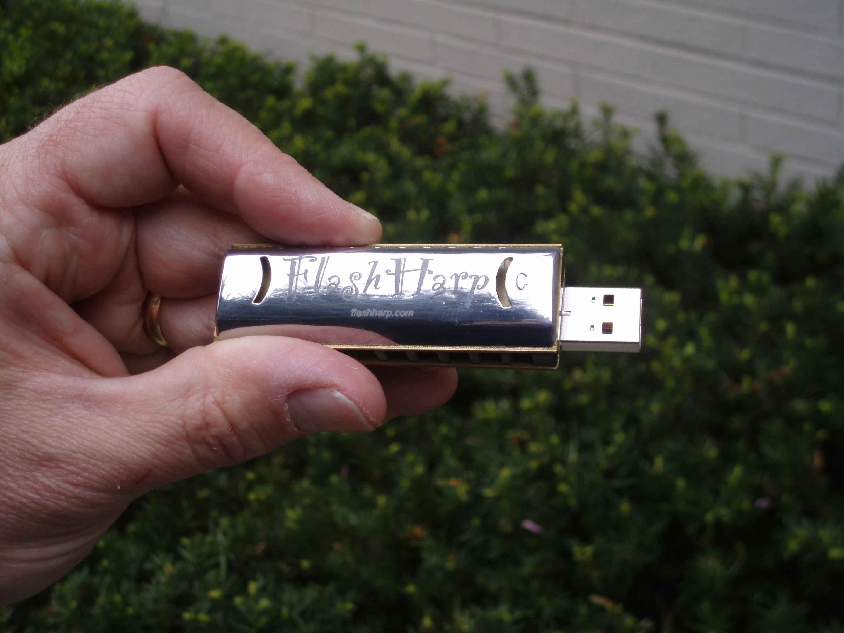 The novel flash-drive in a harmonica - the FlashHarp