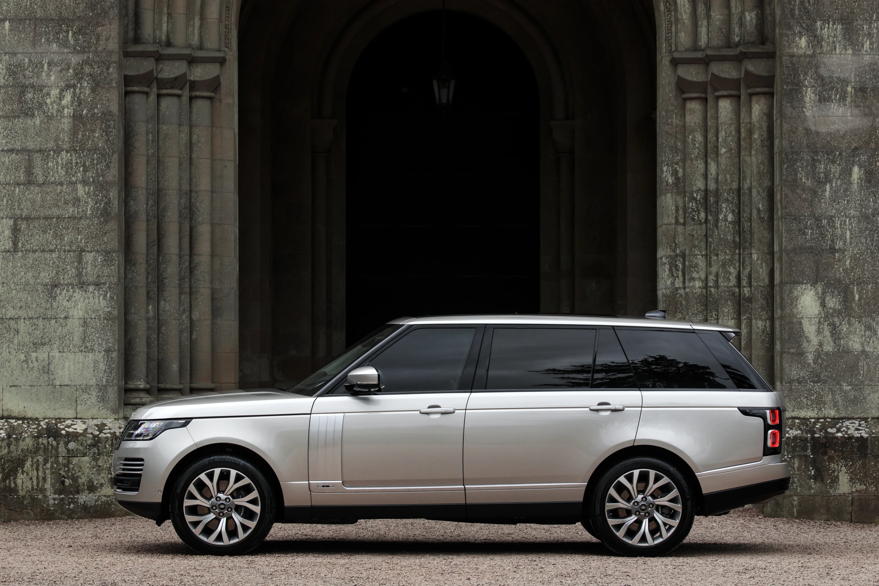 The plug-in hybrid Range Rover P400e has a top speed of 137 (mph (220 km/h)