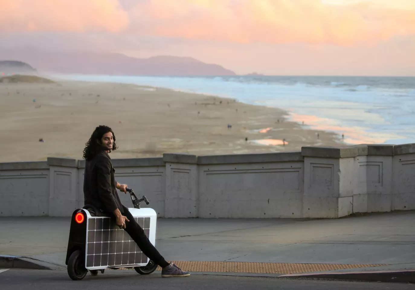 The scooter's battery charges to 80% in 90 minutes