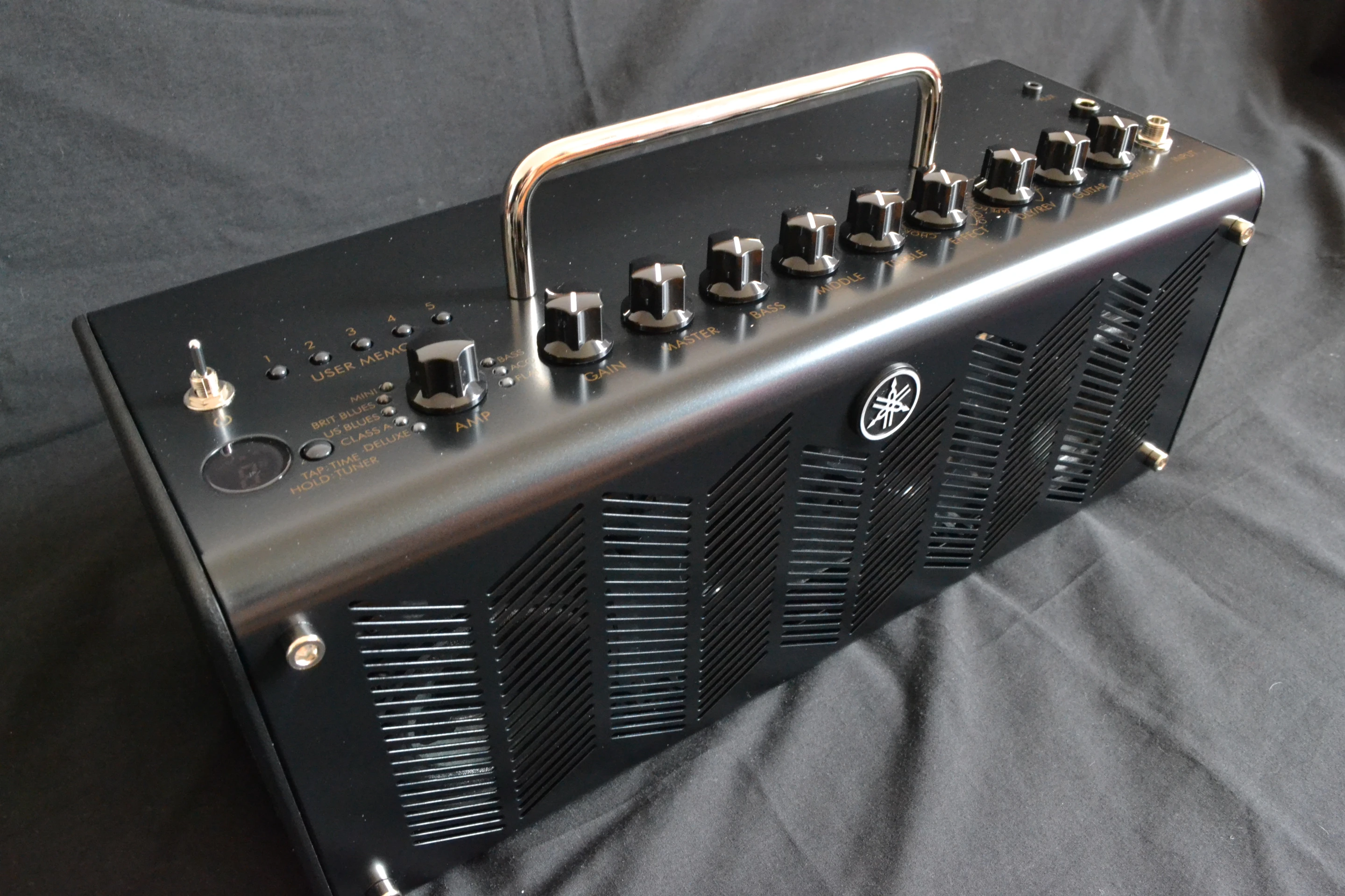 The THR10C benefits from a DSP developed in-house by the company's Semiconductor Division, 24-bit A/D and D/A conversion and a sample rate of 44.1 kHz
