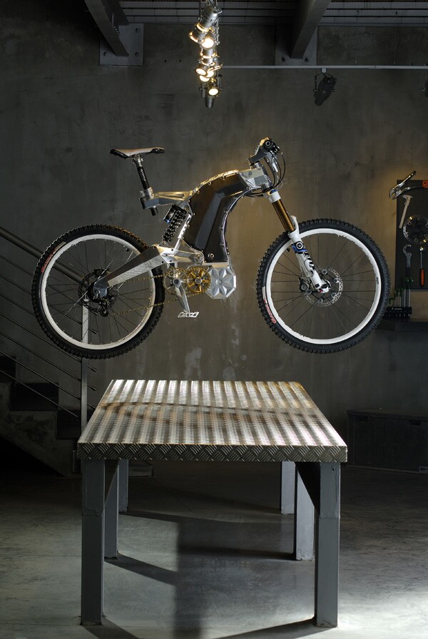 At the heart of the Beast is the futuristic-looking 19-inch CNC-machined Monocoque 7075 aluminum frame