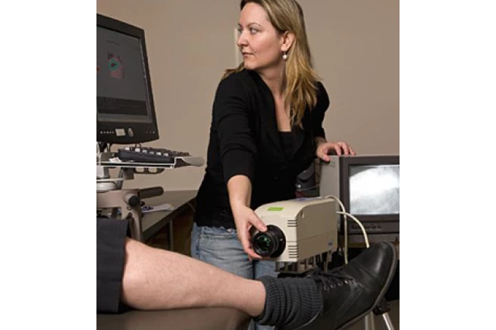 Johns Hopkins researchers are testing an infrared scanning system to detect melanoma (Image: Will Kirk/JHU)