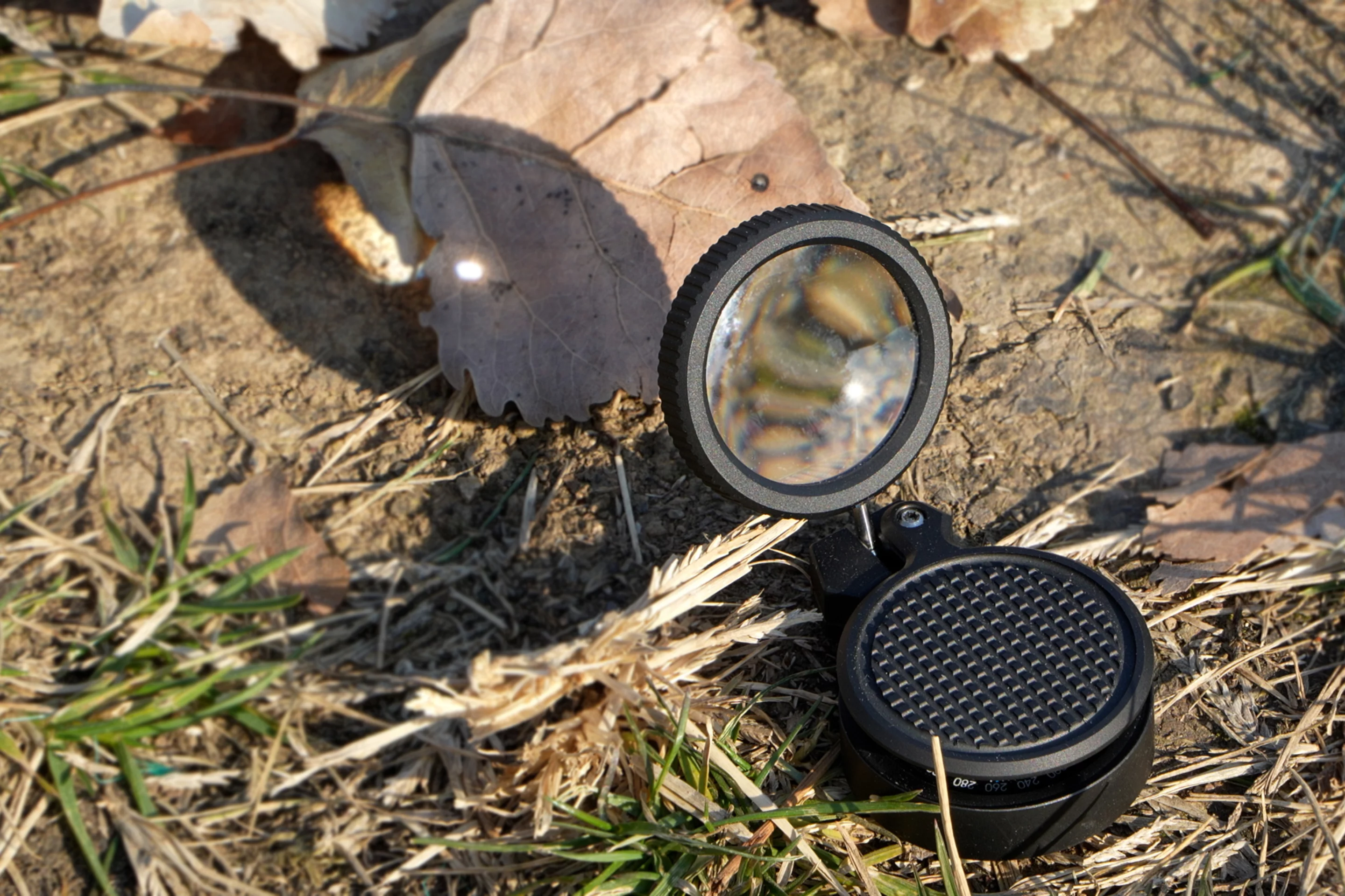 The magnifying glass can be used to start campfires