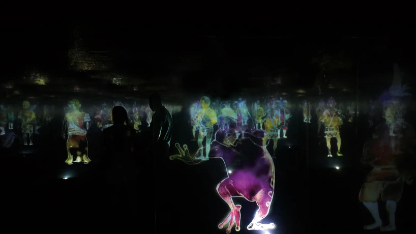 Close up of a holographic dancing frog (Photo: TeamLab)