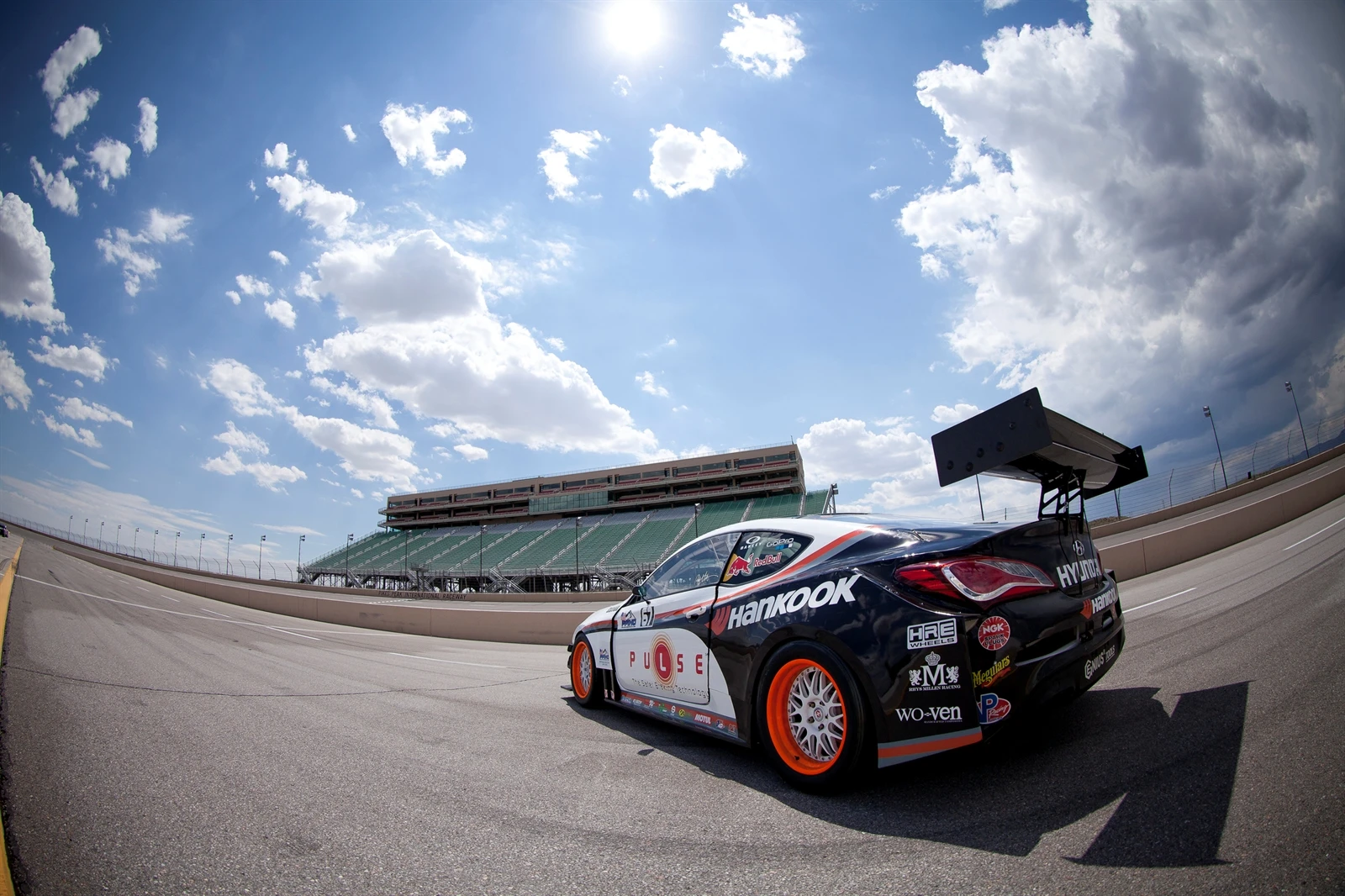 With help from a Garrett GTX3582 turbocharger, Millen's Hyundai Genesis Coupe put out 700 hp and 700 lb ft