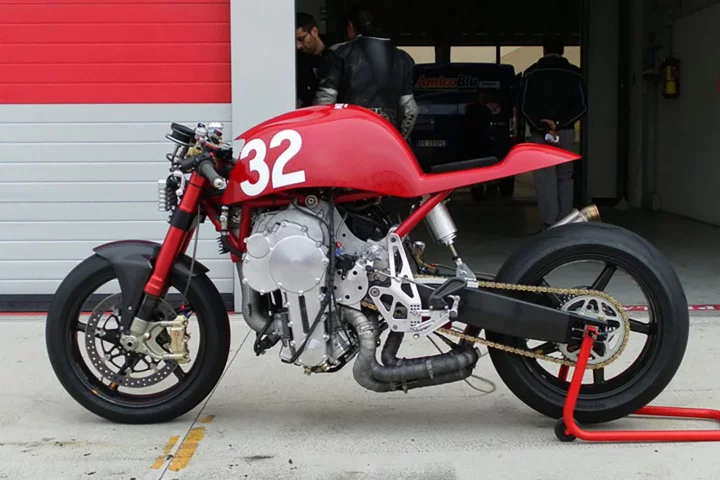 An inverted engine puts the center of mass closer to the rider, which Nembo says makes for better handling