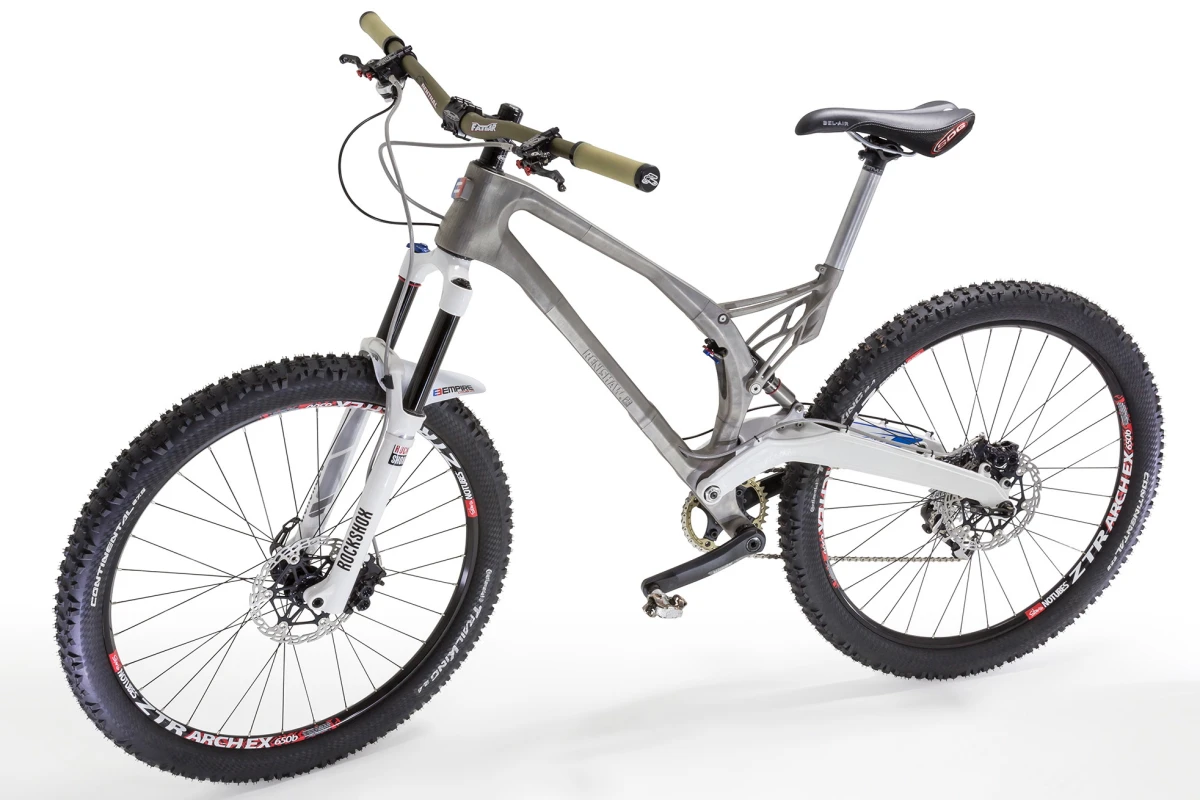 The MX-6 Evo mountain bike, sporting its 3D-printed titanium frame