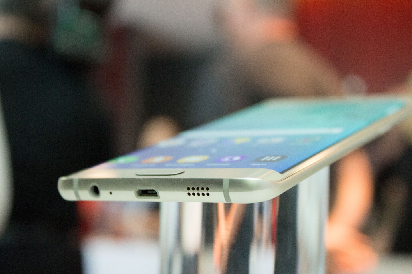 The curved 5.7-inch display on the Galaxy S6 Edge+