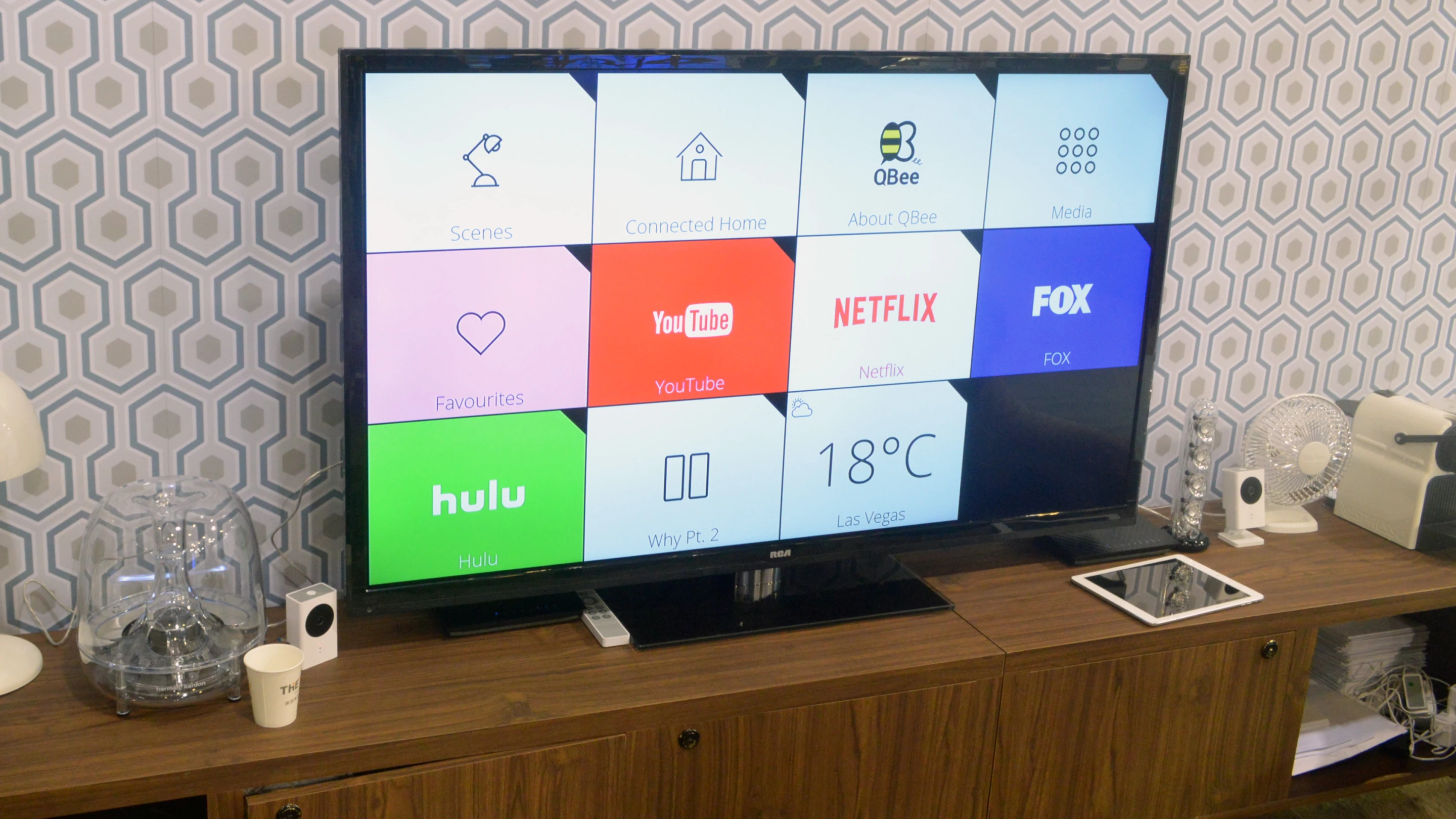 Askey's QBee Connected Home solution – seen here at CES 2015 – consists of three versatile components tied together by the company’s iOS and Android app (Photo: C.C.Weiss/Gizmag)
