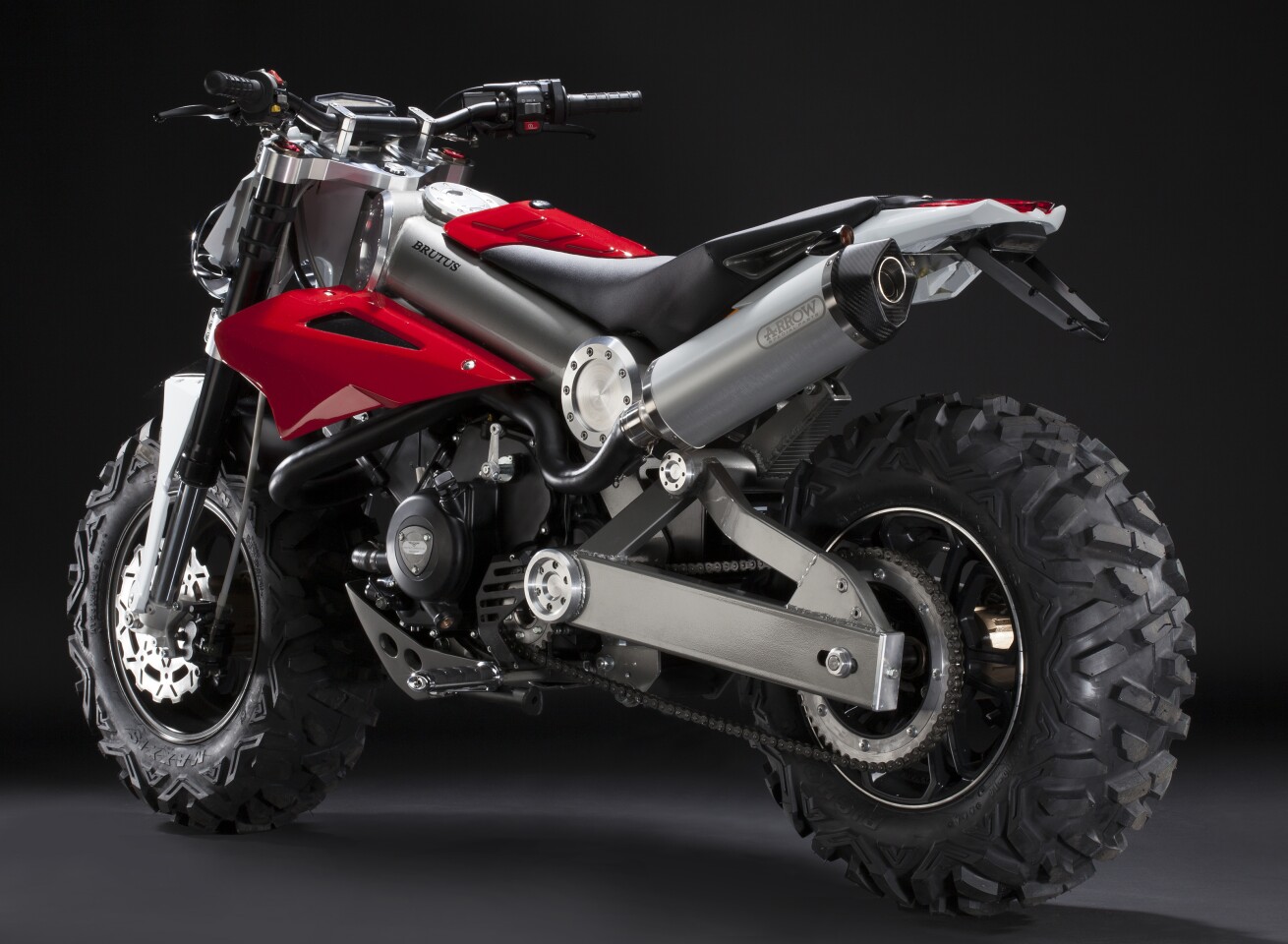 Brutus runs a single cylinder, 45 bhp, DOHC, four-valve, liquid-cooled 750cc engine with electronic fuel injection