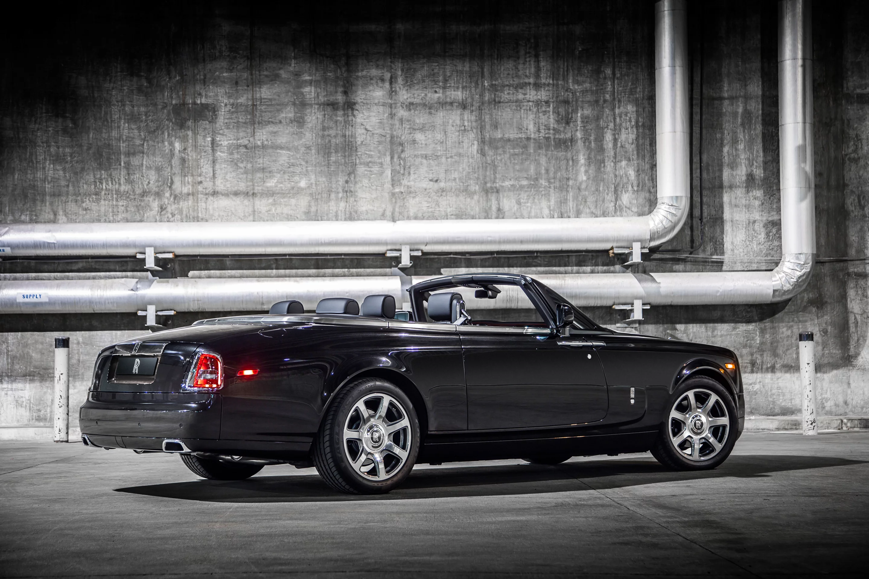 The Rolls-Royce Phantom Drophead Coupé "Nighthawk" has a V12 engine