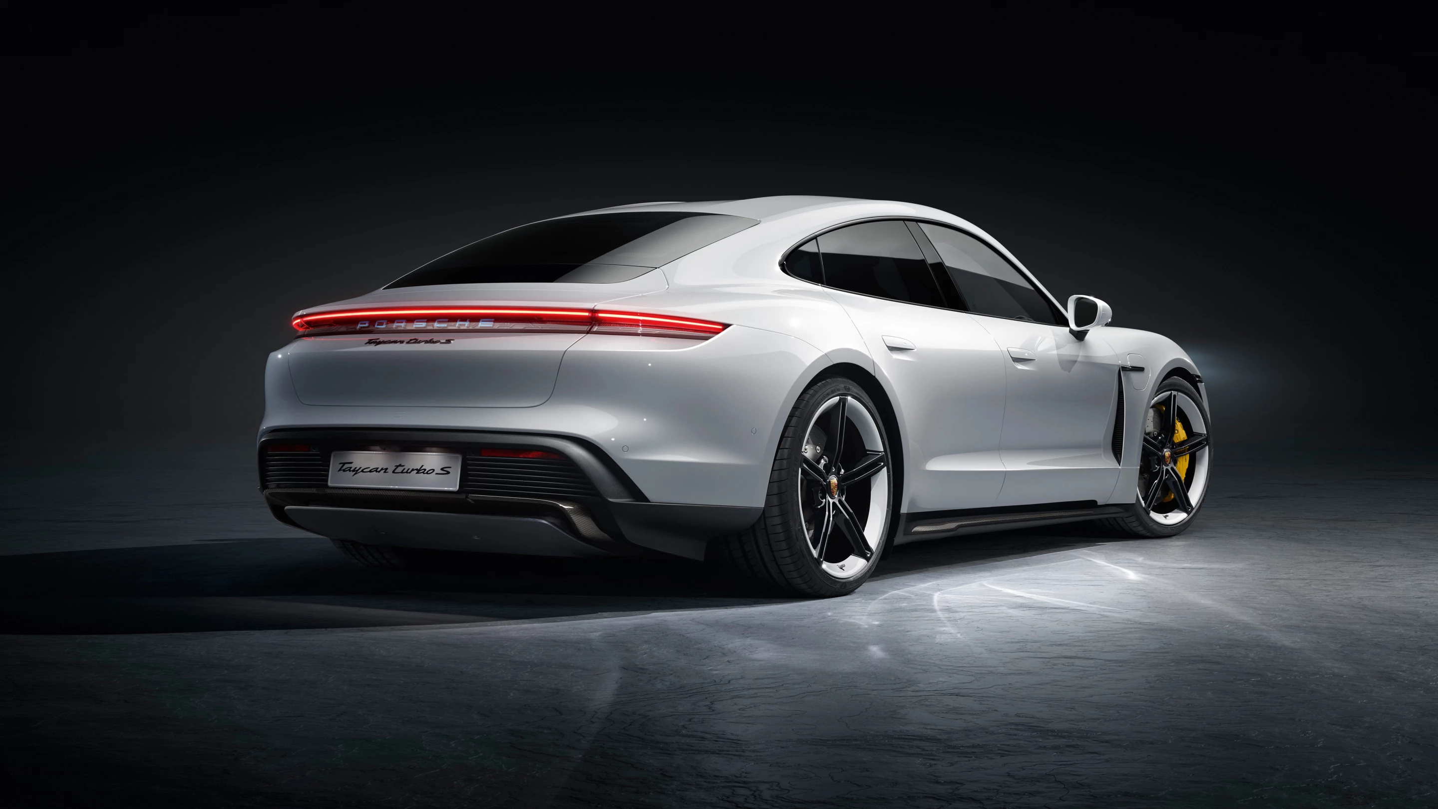 Coast-to-coast taillights and clamshell underbodies are going to date this thing a little bit