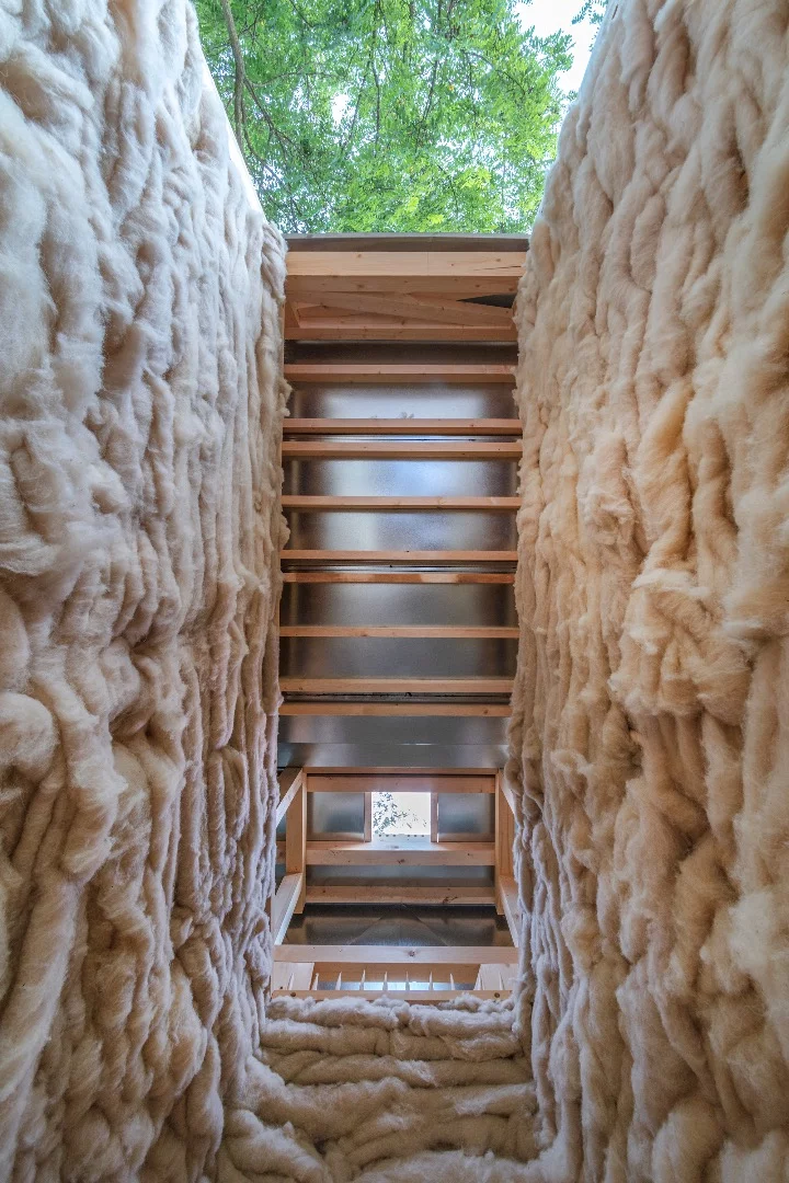 Hello Wool was designed by AU Workshop, which is led by Lukács Szederkényi, Dénes Emil Ghyczy, and Marton Low