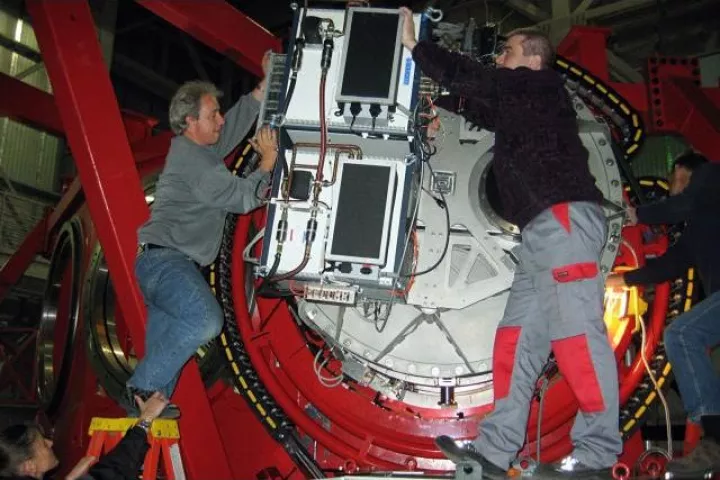 Installing LUCIFER 1 at the Large Binocular Telescope