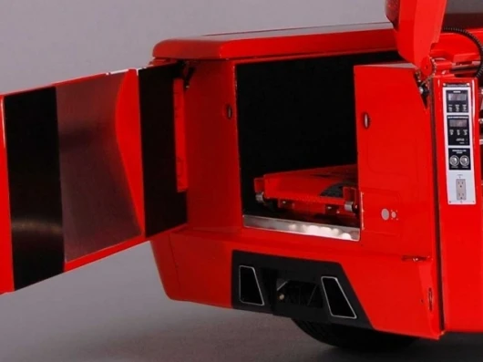 The hydraulic ramp - luxury indeed.