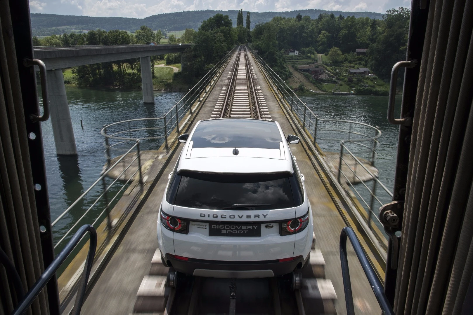 The car/train hybrid covered 10 km of Swiss railway