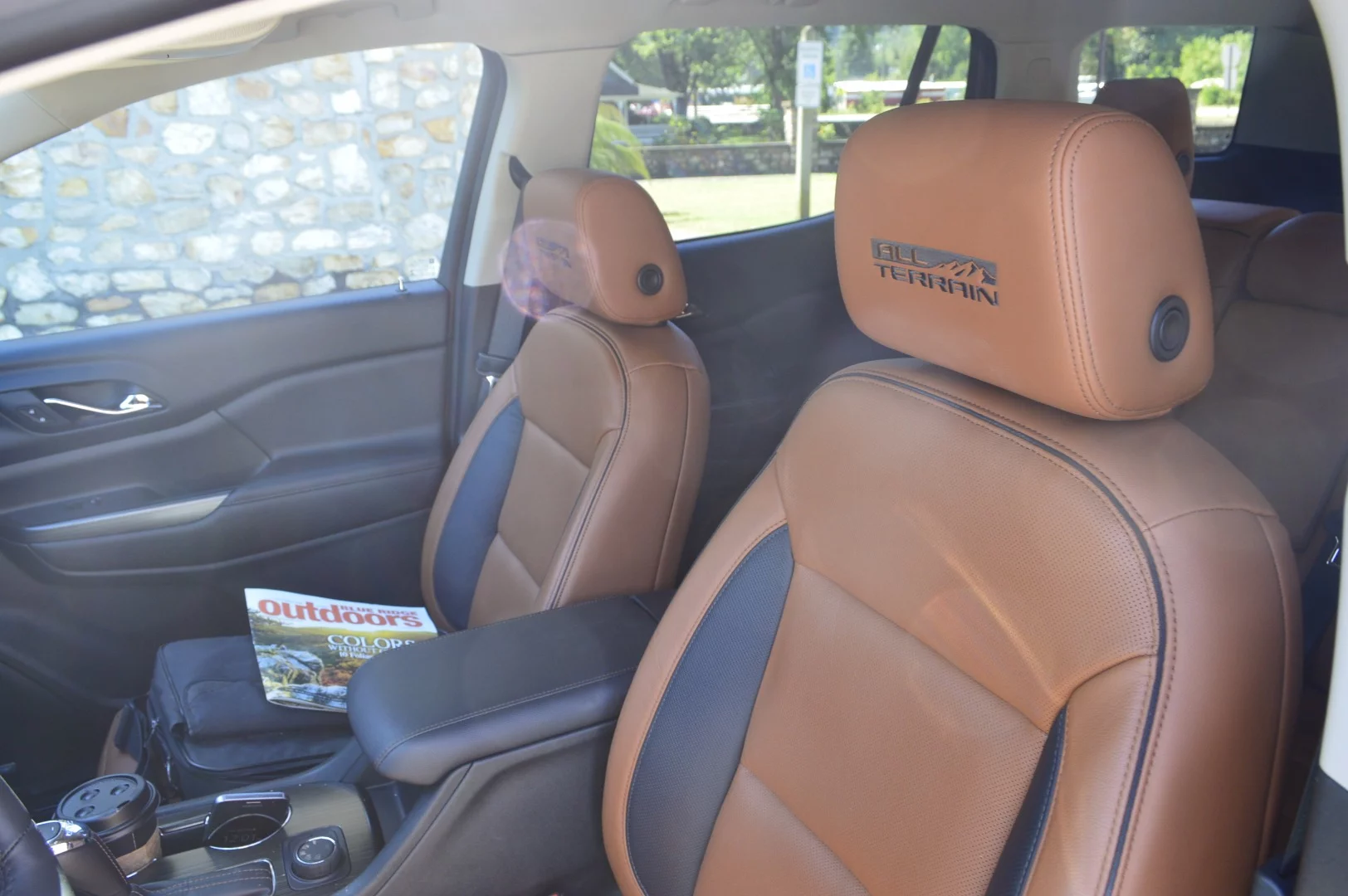 Jet Black/Kalahari interior