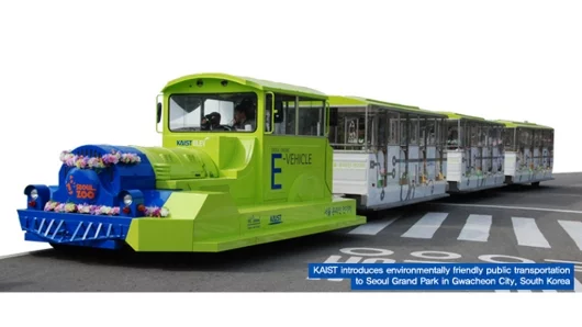 KAIST contactless power system for trackless trains