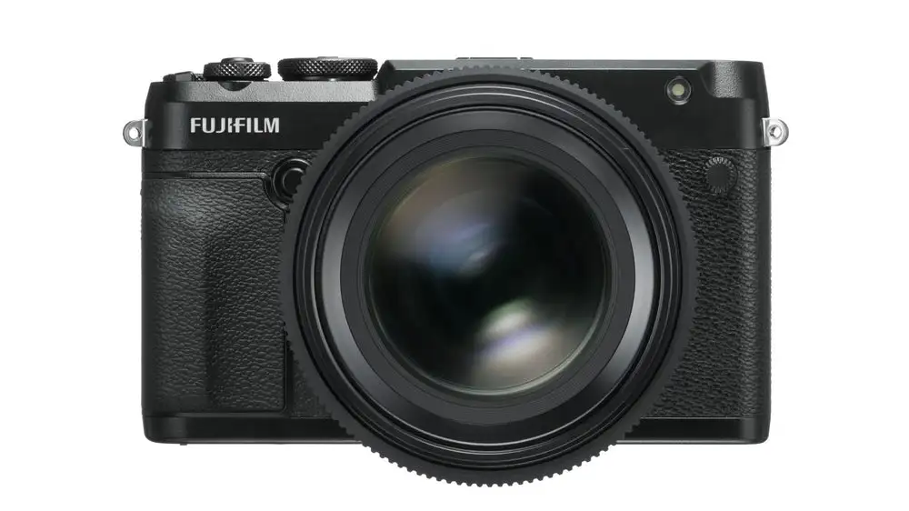 Fujifilm GFX 50R: compact medium format camera