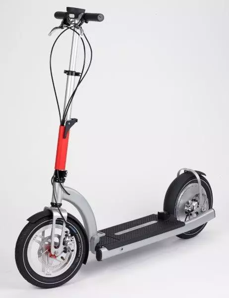 ElectricMood is driven by a 500 W electric motor that's integrated into the back wheel